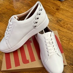 Women’s Fitflop Rally Scallop Urban White sneakers, Size 8 1/2